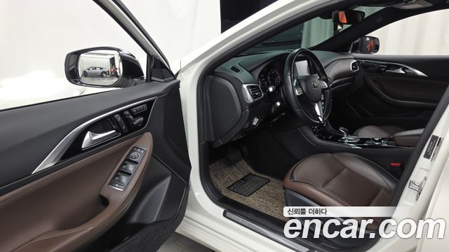 Infiniti Q30 2019 — photo 13