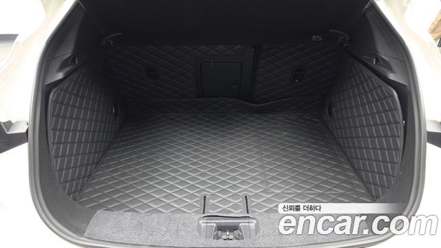 Infiniti Q30 2019 — photo 26