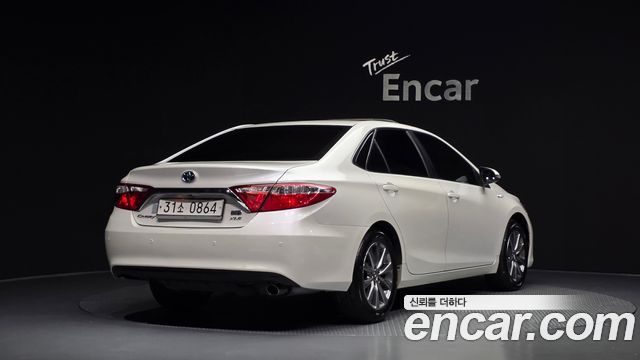 Toyota Camry 2016 — photo 2