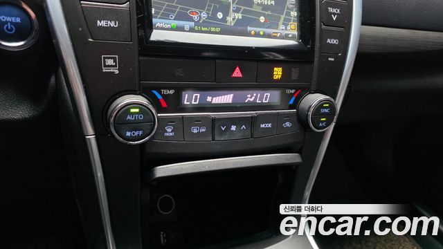 Toyota Camry 2016 — photo 22