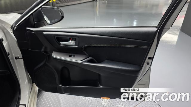 Toyota Camry 2016 — photo 15
