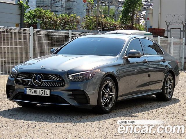 Mercedes-Benz E-Class 2023 — photo 2