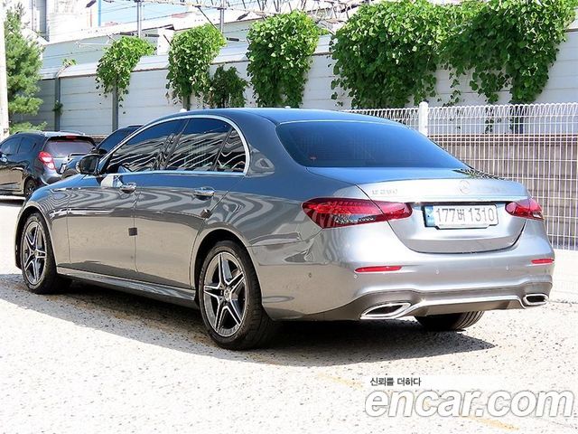 Mercedes-Benz E-Class 2023 — photo 3