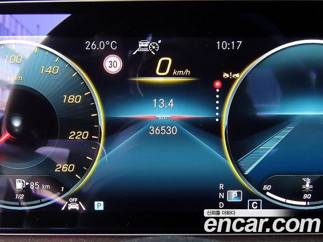 Mercedes-Benz E-Class 2023 — photo 9