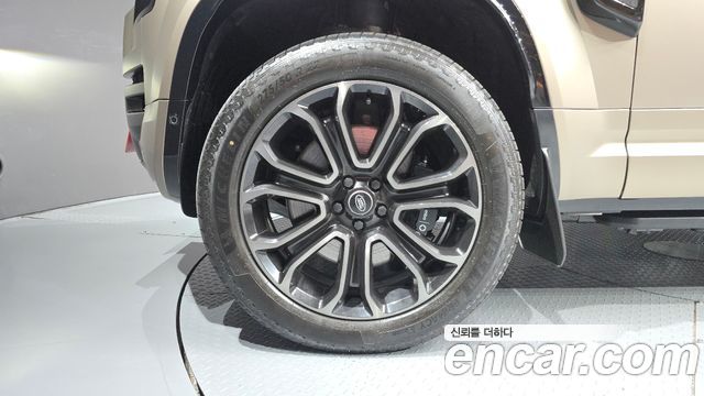 Land Rover Defender 2025 — photo 5