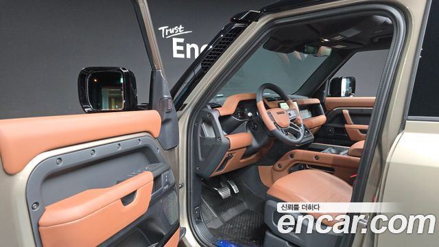 Land Rover Defender 2025 — photo 10