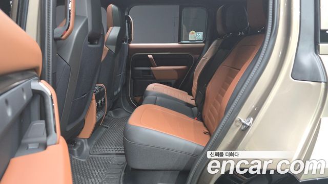 Land Rover Defender 2025 — photo 12