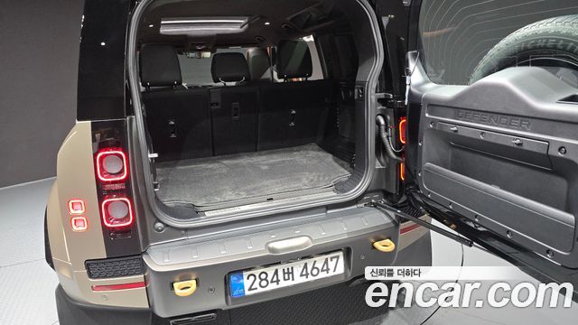 Land Rover Defender 2025 — photo 19