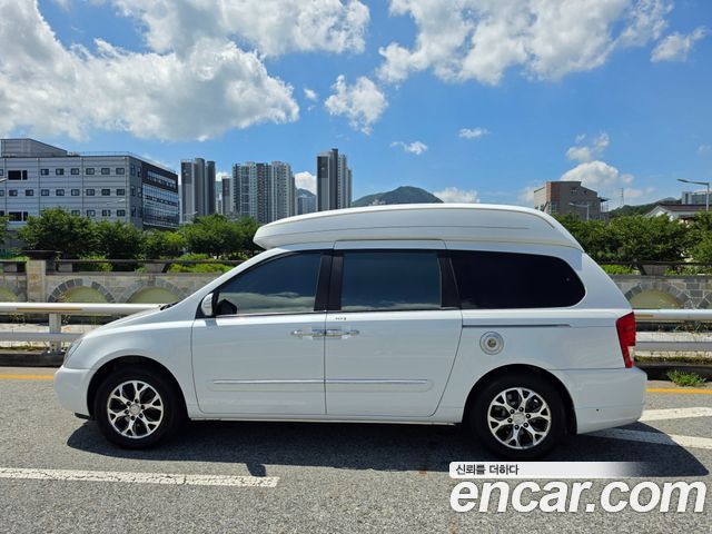 Kia Canival 2012 — photo 19