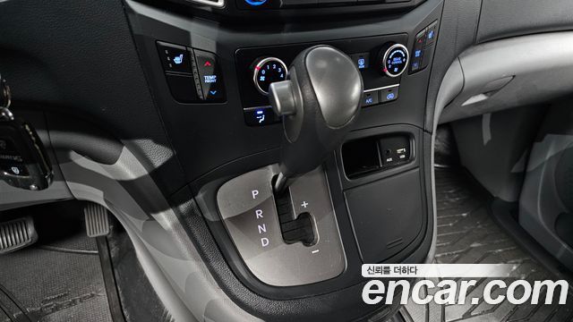 Hyundai Starex 2019 — photo 12