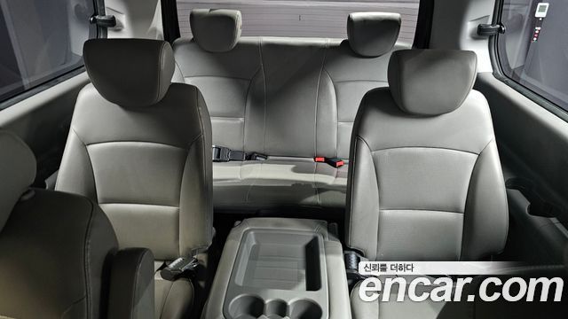 Hyundai Starex 2019 — photo 13