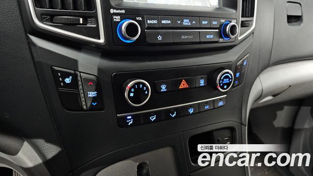 Hyundai Starex 2019 — photo 24
