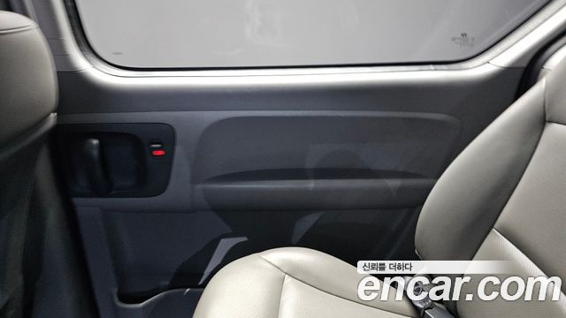 Hyundai Starex 2019 — photo 15