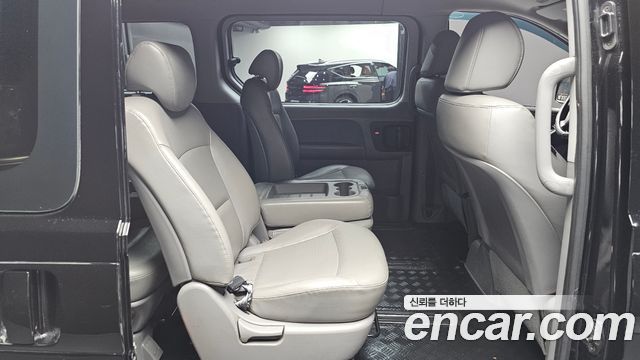 Hyundai Starex 2019 — photo 16