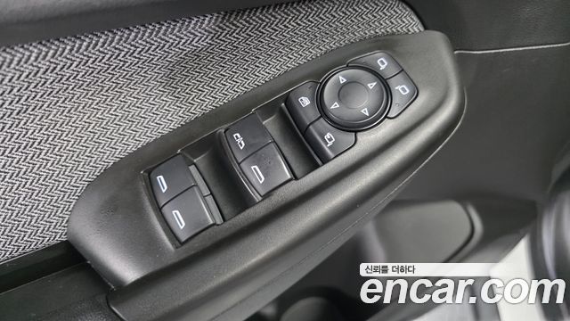 Chevrolet Korea Trailblazer 2021 — photo 32