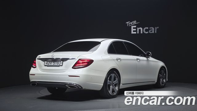 Mercedes-Benz E-Class 2019 — photo 2