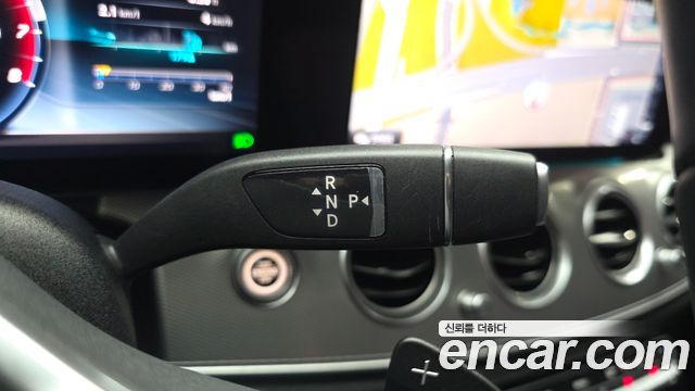 Mercedes-Benz E-Class 2019 — photo 12