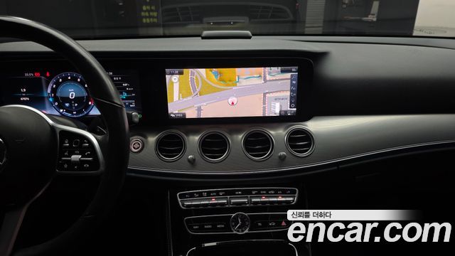 Mercedes-Benz E-Class 2019 — photo 20