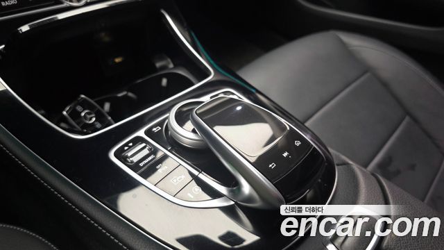 Mercedes-Benz E-Class 2019 — photo 27