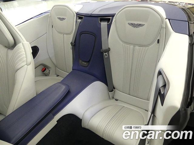 Aston Martin DB11 2022 — photo 6