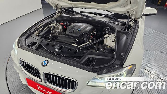 BMW 5-Series 2016 — photo 6