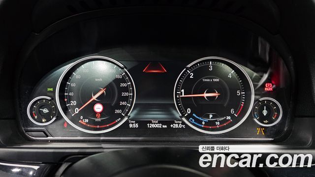 BMW 5-Series 2016 — photo 11