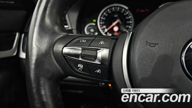 BMW 5-Series 2016 — photo 24