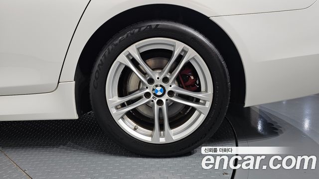BMW 5-Series 2016 — photo 7