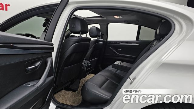 BMW 5-Series 2016 — photo 29