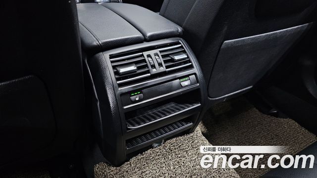 BMW 5-Series 2016 — photo 31