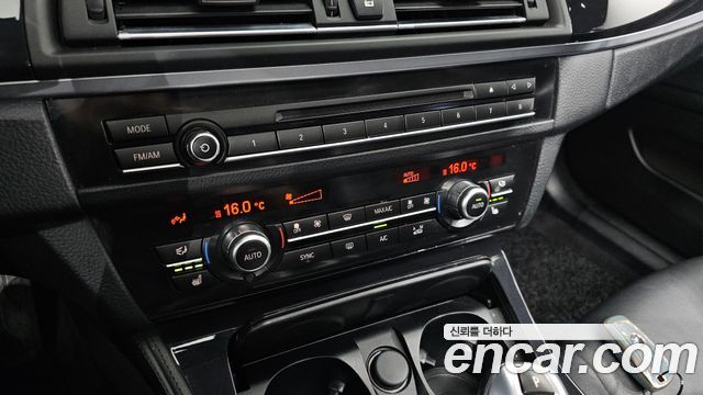 BMW 5-Series 2016 — photo 33