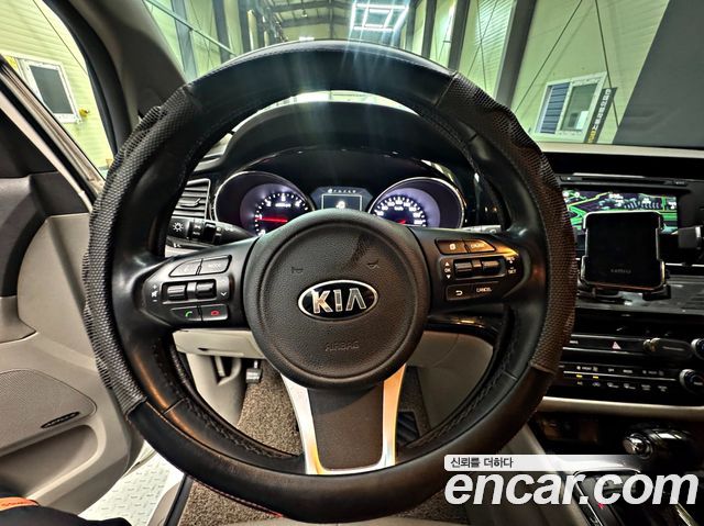 Kia Canival 2016 — photo 13