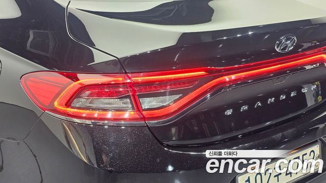 Hyundai Grandeur 2017 — photo 9