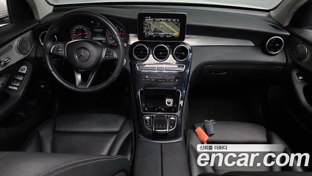 Mercedes-Benz GLC-Class 2018 — photo 10