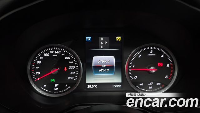Mercedes-Benz GLC-Class 2018 — photo 11
