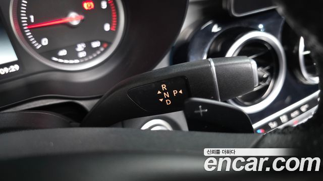 Mercedes-Benz GLC-Class 2018 — photo 12