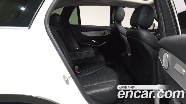 Mercedes-Benz GLC-Class 2018 — photo 17
