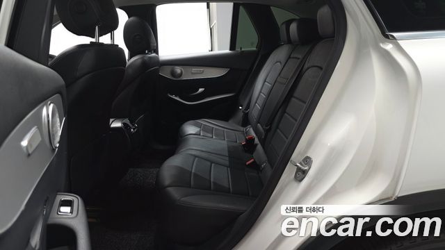Mercedes-Benz GLC-Class 2018 — photo 18