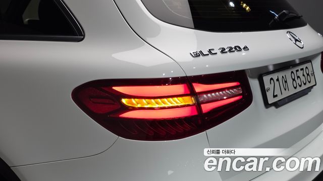Mercedes-Benz GLC-Class 2018 — photo 9