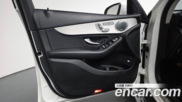 Mercedes-Benz GLC-Class 2018 — photo 14