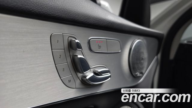 Mercedes-Benz GLC-Class 2018 — photo 33