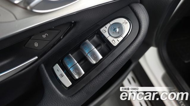 Mercedes-Benz GLC-Class 2018 — photo 34