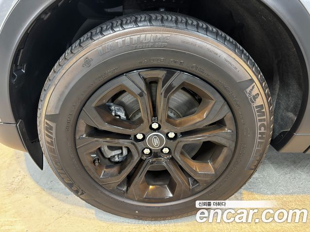 Land Rover Discovery Sport 2023 — photo 5