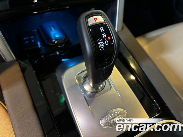 Land Rover Discovery Sport 2023 — photo 9