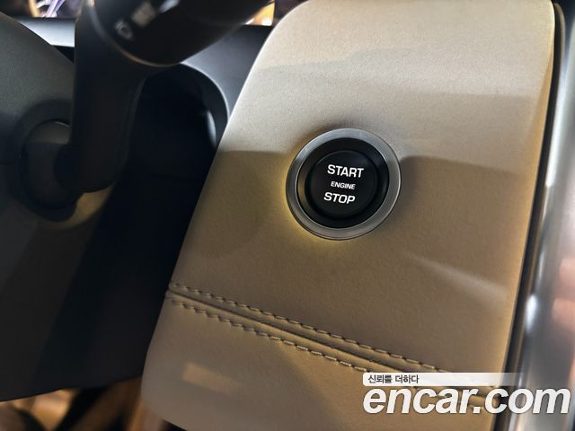 Land Rover Discovery Sport 2023 — photo 11