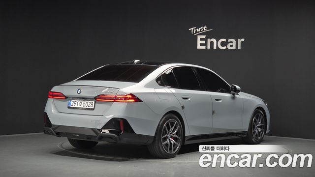 BMW 5-Series 2026 — photo 2