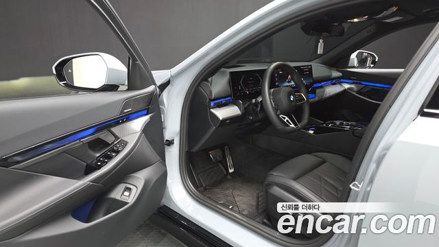 BMW 5-Series 2026 — photo 13
