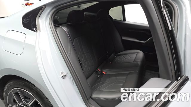 BMW 5-Series 2026 — photo 18