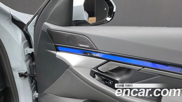 BMW 5-Series 2026 — photo 39