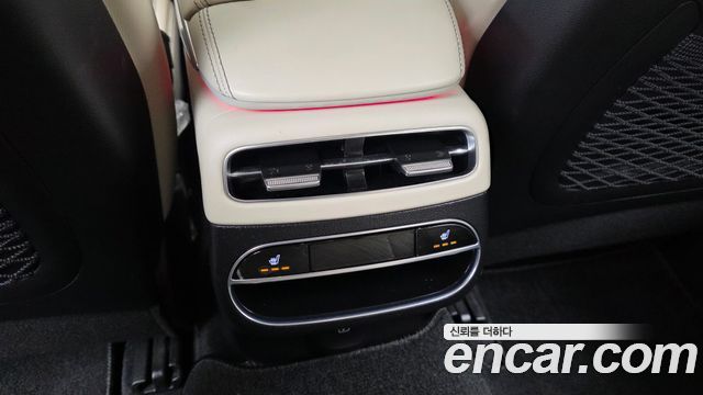 Genesis GV70 2021 — photo 24